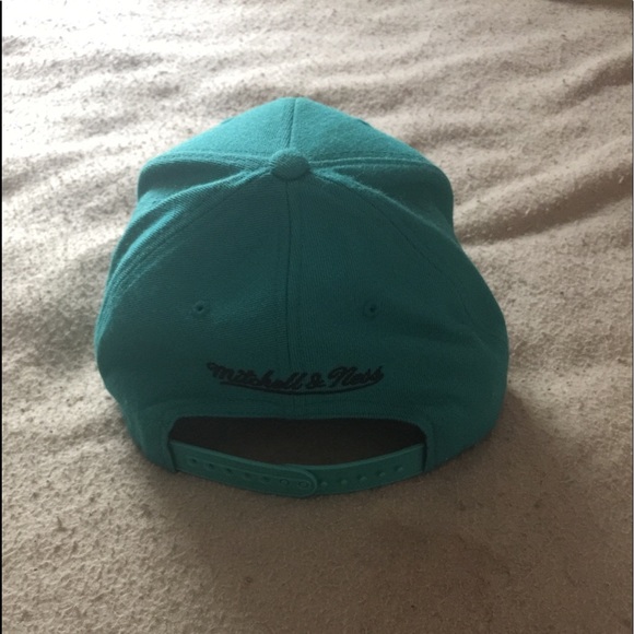 Vancouver Grizzlies Mitchell & Ness NBA snapback - Picture 2 of 3